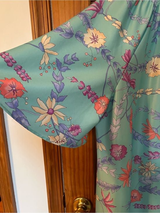 Vintage Carriage Court zip-up house coat in blue 7