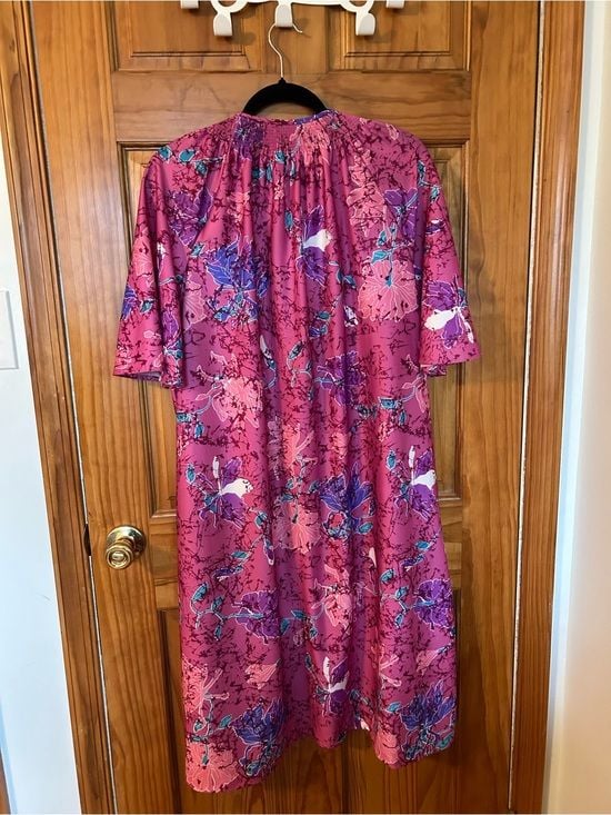 Vintage Sears zip-up housecoat in dark pink with all-over florals 3