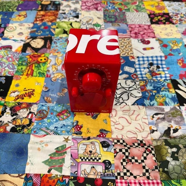Supreme Tivoli Audio PAL BT Portable Radio Red