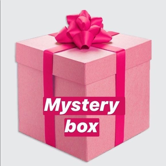 8 Item Mystery Box 1