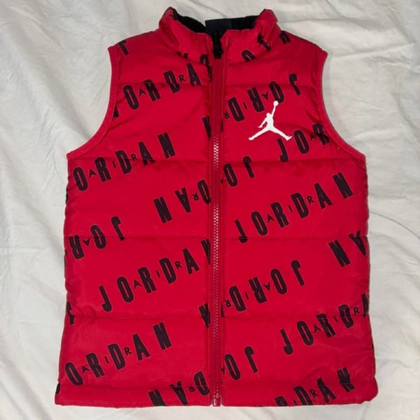 Jordan Puffer Vest Size XL Red Black All-Over Print Jumpman
