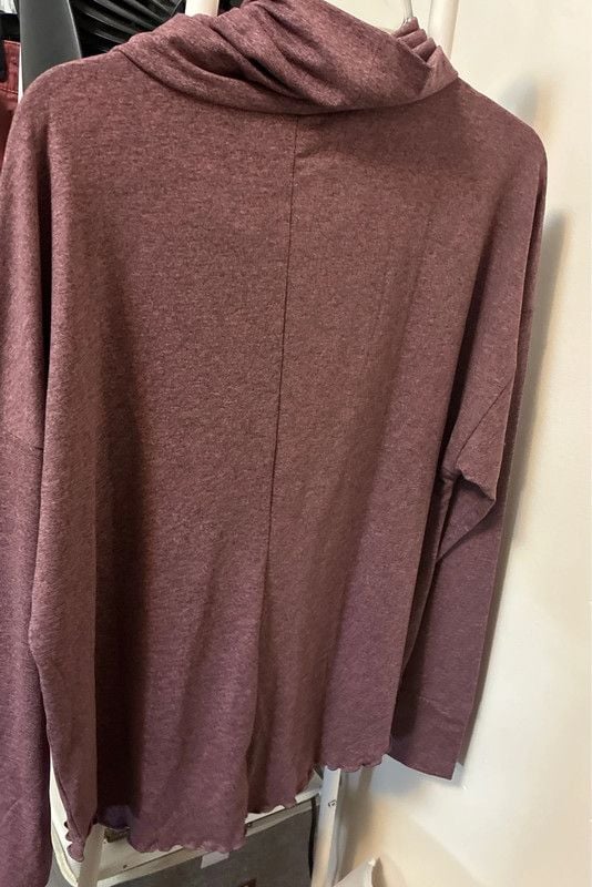 Women’s large nwt Soybu long sleeve purple funnel neck shirt thumb holes 6