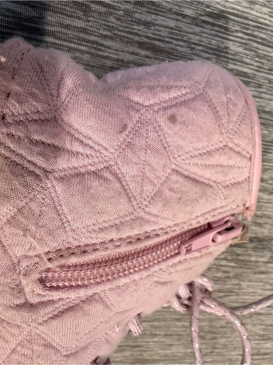 Magellan Outdoors Quilted Pink and Silver Lace-Up Duck Boots Girls 4 7