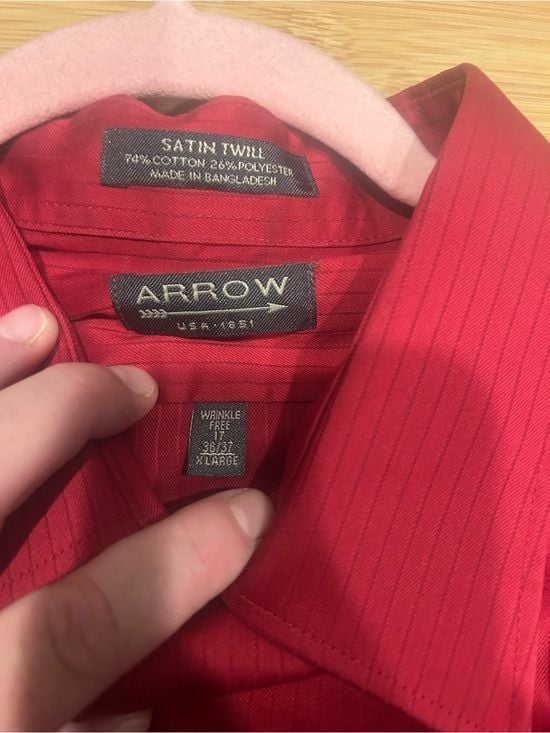 Arrow Men’s M Red Satin Twill Dress Shirt Wrinkle Free Long Sleeve Holiday 5