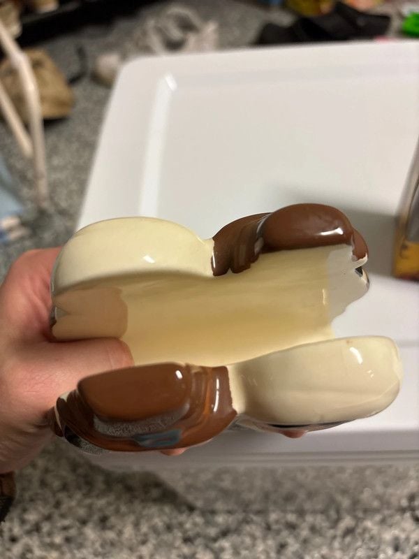 Vintage Publix pilgrim salt and pepper shakers and napkin holder 7