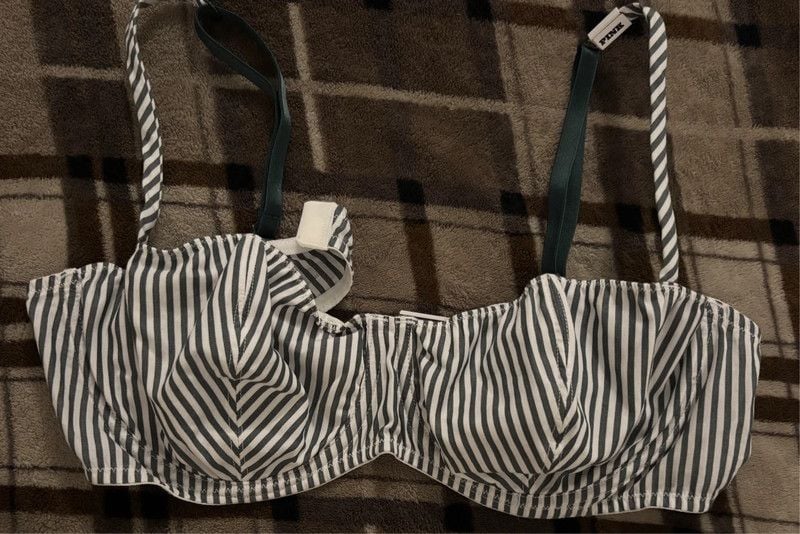 NWT Victoria’s Secret 38C bra 2