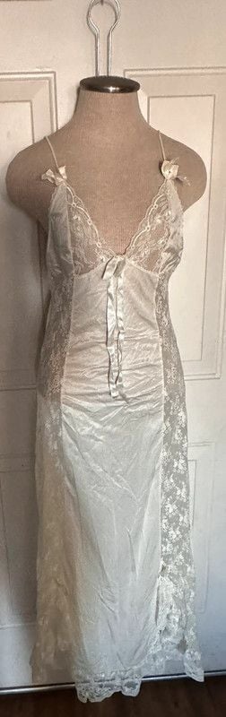 Vintage laced dress 2