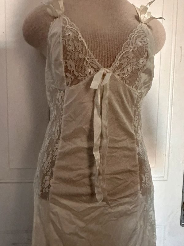 Vintage laced dress 3