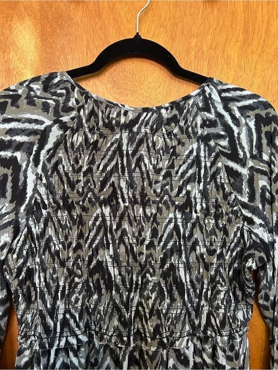 Beachlunchlounge Women's Black and Gray, Gathered V-Neck Dress Sz S 5