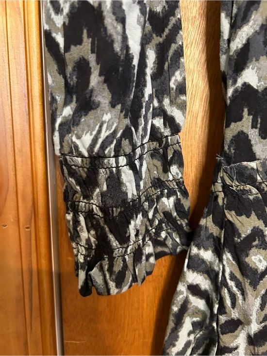 Beachlunchlounge Women's Black and Gray, Gathered V-Neck Dress Sz S 7