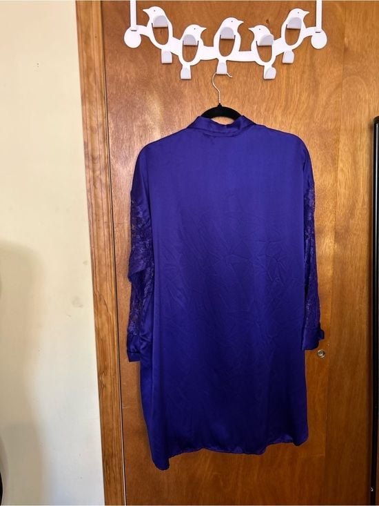 Vintage Victorias Secret Gold Label Lacy and Satin Top 8
