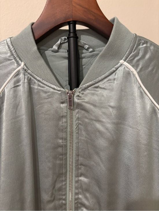 all in motion Satin Bomber Jacket in Light Sage with White Piping M 5