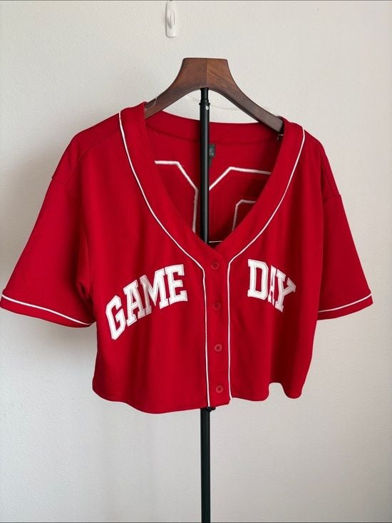 wild fable Red GAME DAY Cropped Baseball Jersey M 3