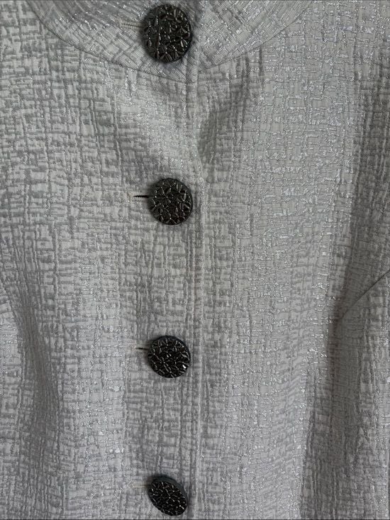 Mossimo Women’s Cream Textured Cropped Button Jacket M 4
