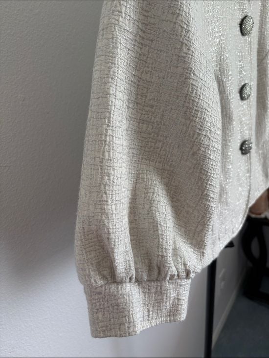 Mossimo Women’s Cream Textured Cropped Button Jacket M 6