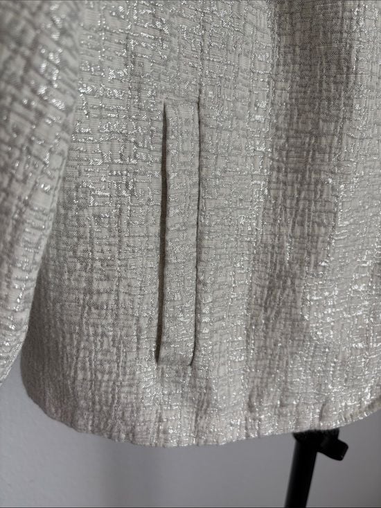 Mossimo Women’s Cream Textured Cropped Button Jacket M 7