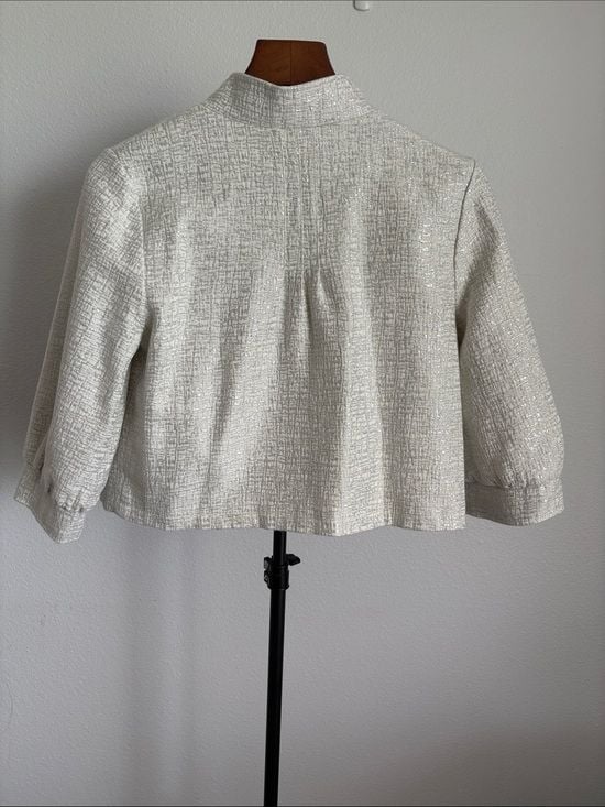 Mossimo Women’s Cream Textured Cropped Button Jacket M 8