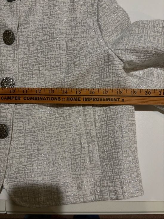 Mossimo Women’s Cream Textured Cropped Button Jacket M 11