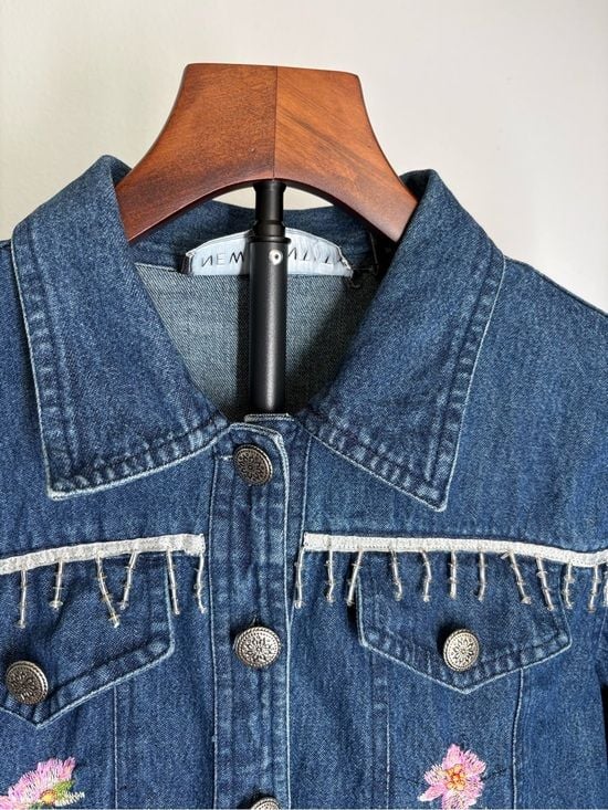 New Identity women Embroidered Dark Blue Denim Jacket with Floral Detail size S 4