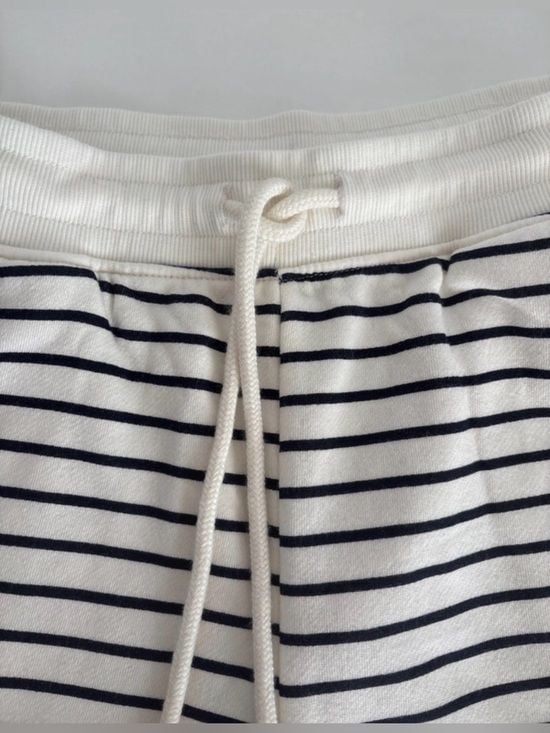Universal Thread women Cream & Black Striped Drawstring Shorts XS 4