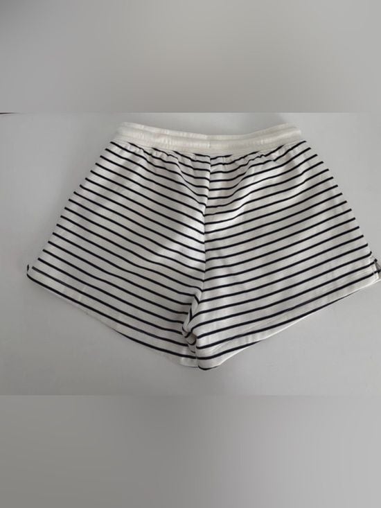 Universal Thread women Cream & Black Striped Drawstring Shorts XS 7