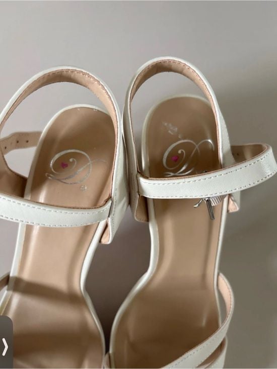 Women's White Strappy Slingback Sandals - Elegant Everyday Style 8 4