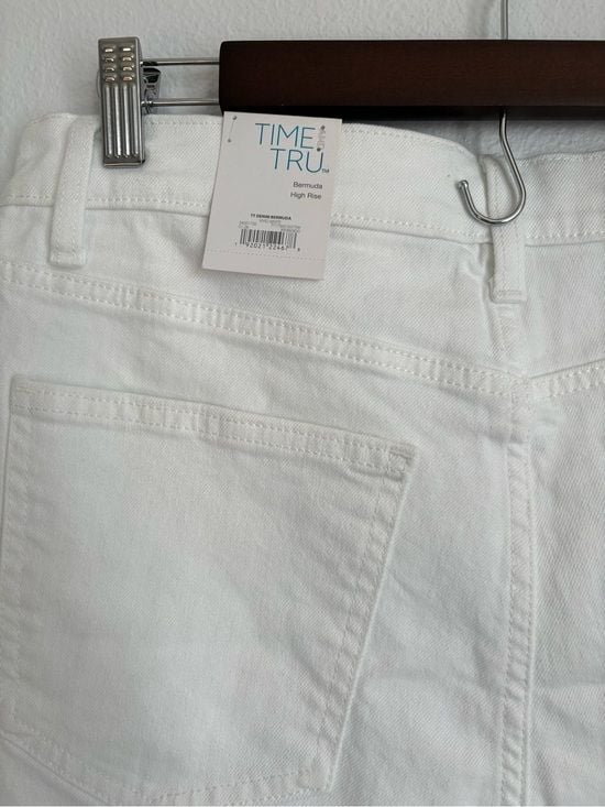 Time and Tru White Denim Women's Shorts size 12 6