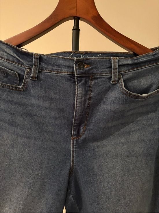 Gloria Vanderbilt Women’s Mid Blue Relaxed Jeans 12 3