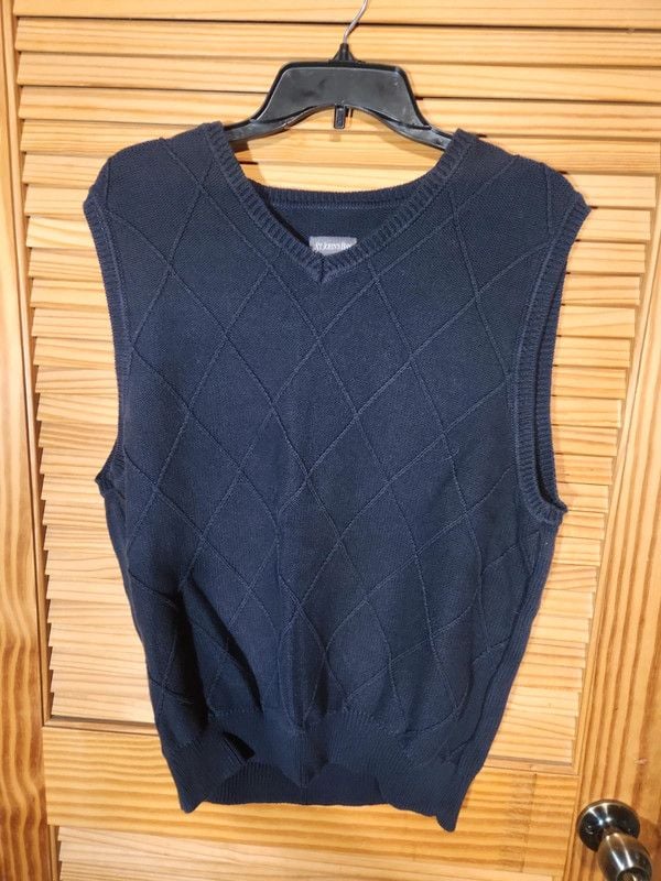 Vintage • St. John's Bay Men's XL Navy Blue Diamond Knit Cotton Sweater Vest V-Neck 2