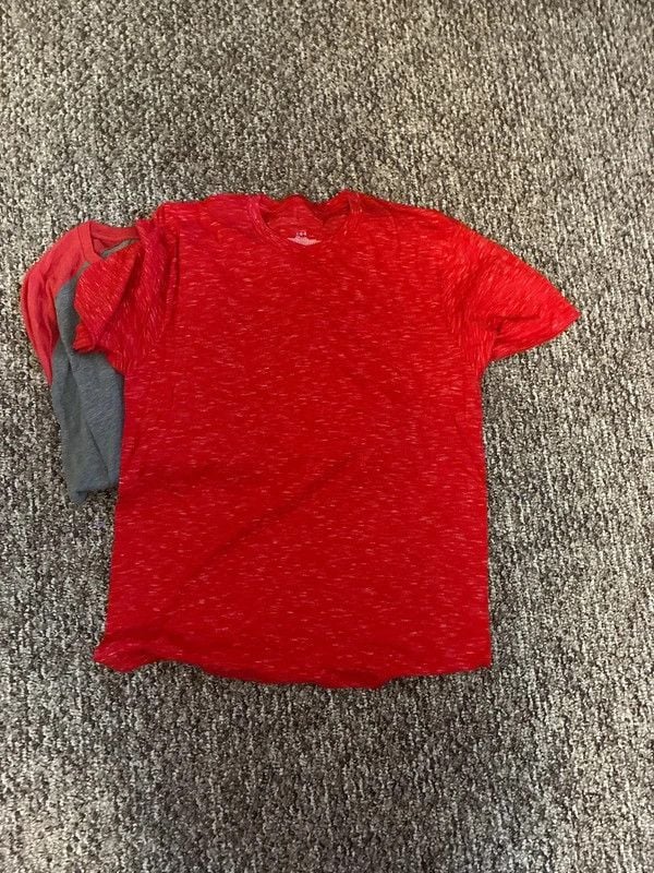 Men’s large set of 3 shirts red green gray 2 short 1 long sleeved fanatics new wo tags 2