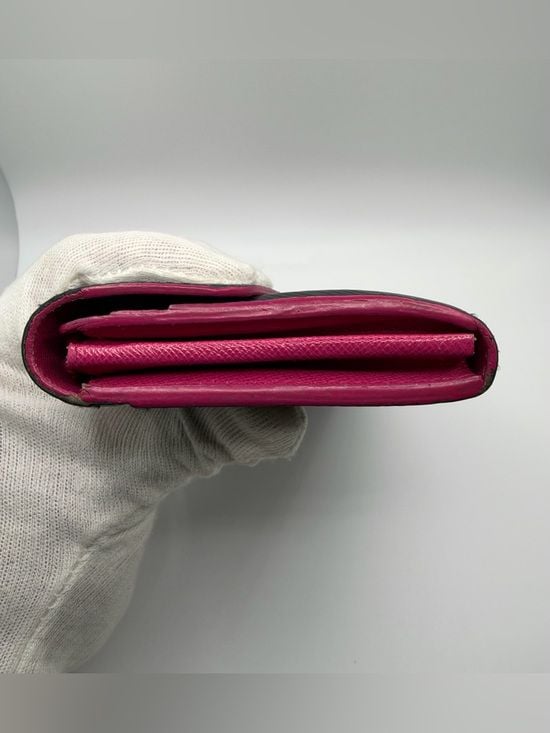 Louis Vuitton Sarah Wallet Noir Epi Leather with Pink Interior 11