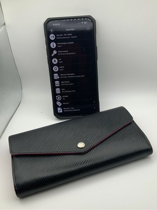 Louis Vuitton Sarah Wallet Noir Epi Leather with Pink Interior 13