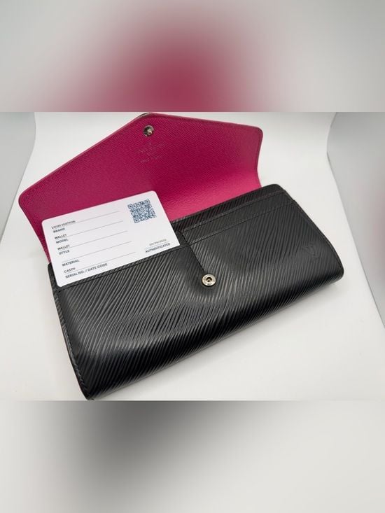 Louis Vuitton Sarah Wallet Noir Epi Leather with Pink Interior 14