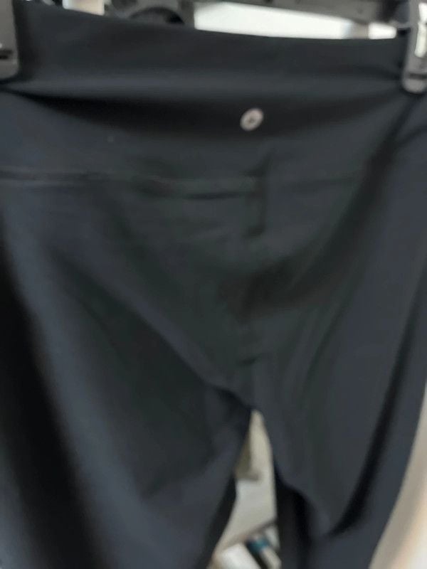 Women’s nwt m 90 degree by reflex black ripped style capri leggings nwt 7