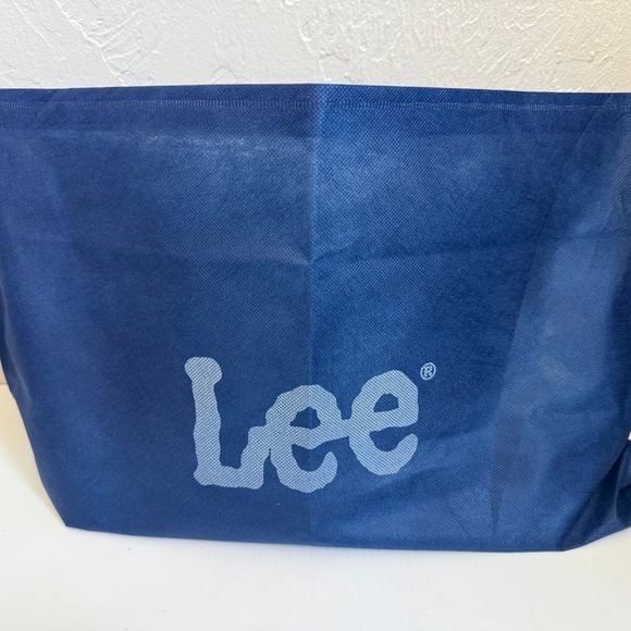 NWT Lee Montana West Pebble Vegan Leather Tote Bag Light Blue Flower Charm 3