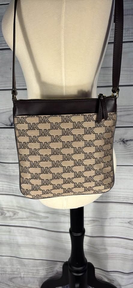 Michael Kors Signature Jet Set Signature Logo Small Flat Crossbody Bag Acorn Y2K style 4