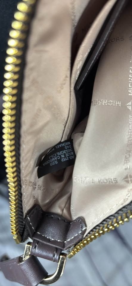 Michael Kors Signature Jet Set Signature Logo Small Flat Crossbody Bag Acorn Y2K style 10