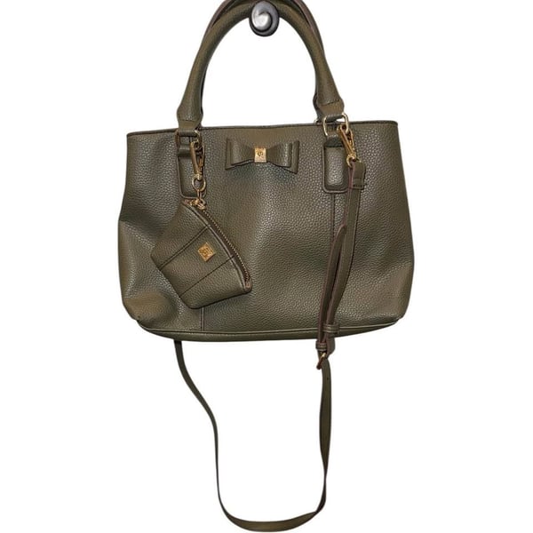 Chic Green Tote with Gold Accents