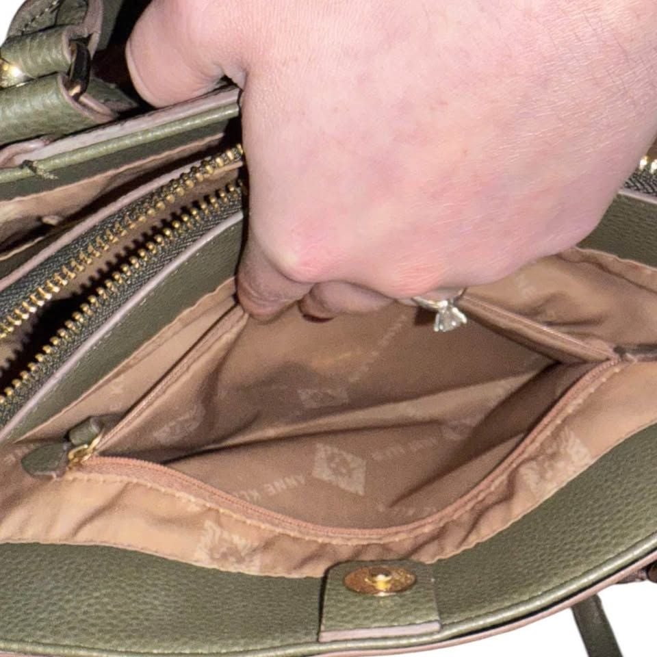 Chic Green Tote with Gold Accents 6