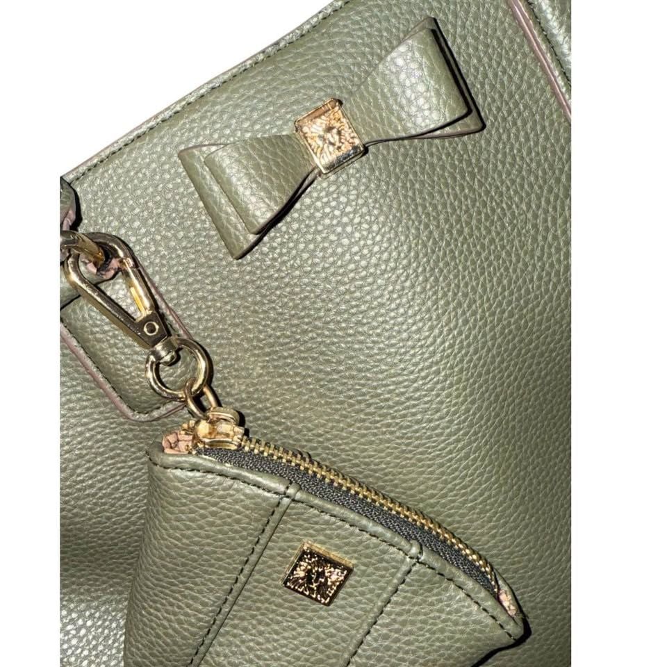 Chic Green Tote with Gold Accents 8