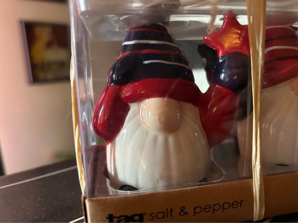 Salt/pepper decor 2