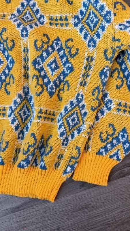Vintage Unionbay Made in Italy Yellow and Blue Geometric Pattern Knit Sweater 4