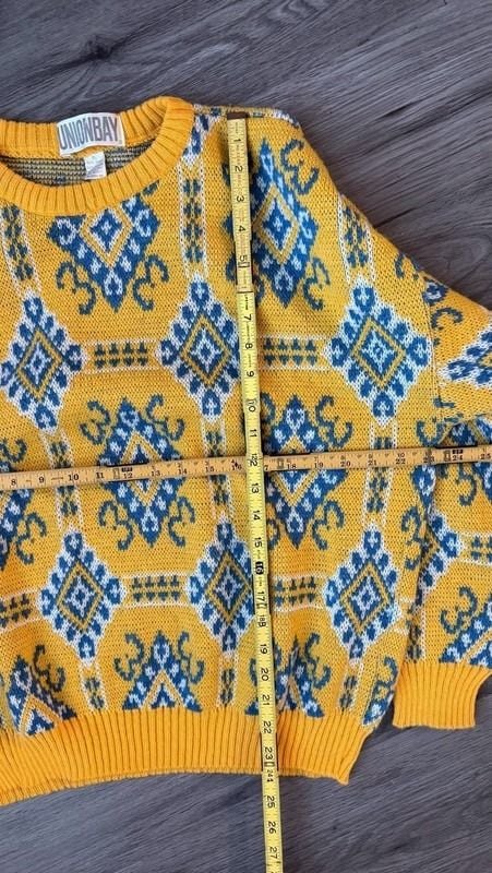 Vintage Unionbay Made in Italy Yellow and Blue Geometric Pattern Knit Sweater 5