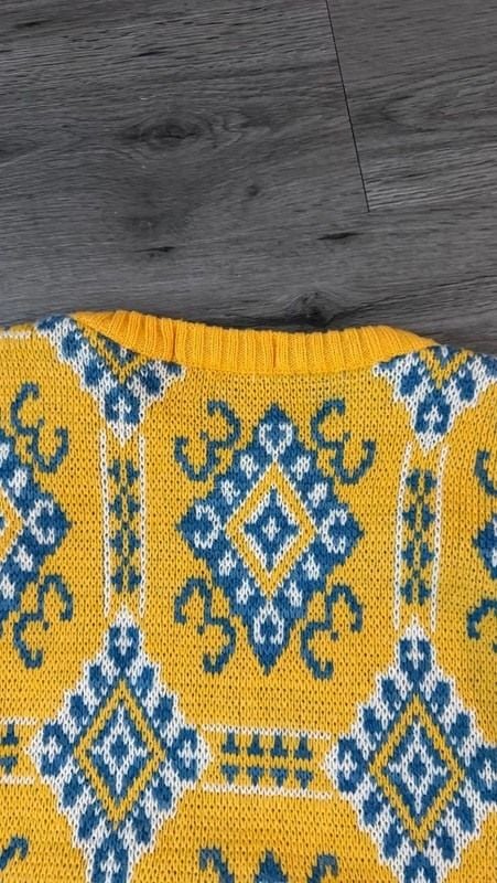 Vintage Unionbay Made in Italy Yellow and Blue Geometric Pattern Knit Sweater 7