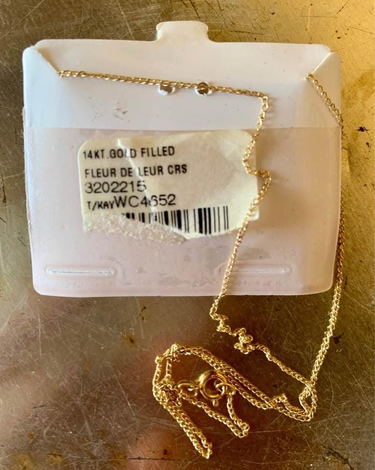 NIB 14KT Gold Filled Fleur De Leur Cross Necklace 3