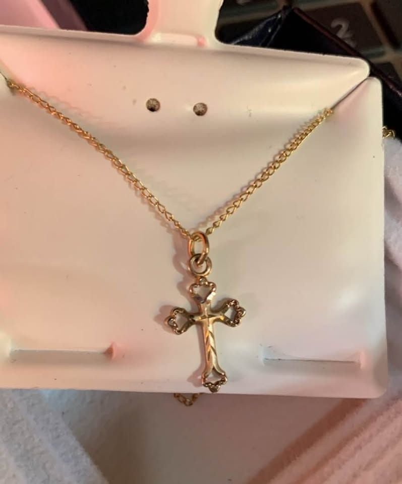 NIB 14KT Gold Filled Fleur De Leur Cross Necklace 4