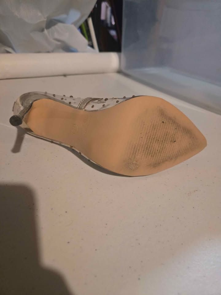 Sz 7.5 Liliana gold and clear pumps 3