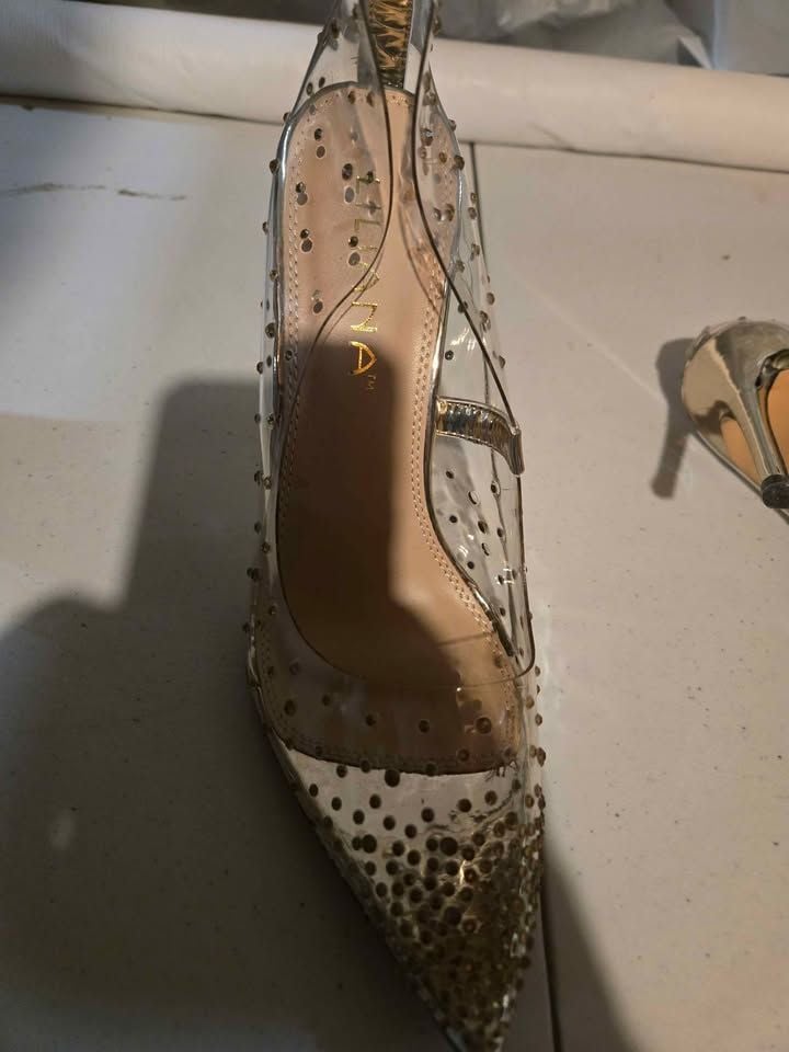 Sz 7.5 Liliana gold and clear pumps 5