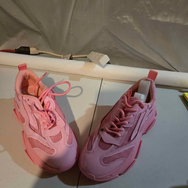 Women's Sz 9 Steve Madden pink possession platforms
