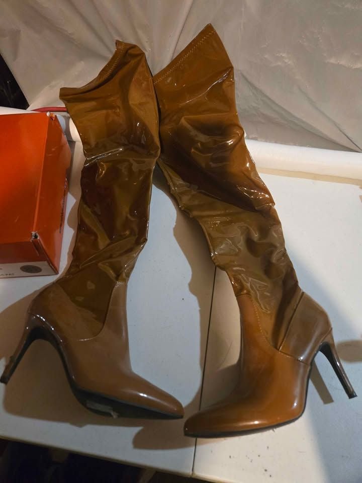 Women's sz 8.5 knee high Rouge boots 3